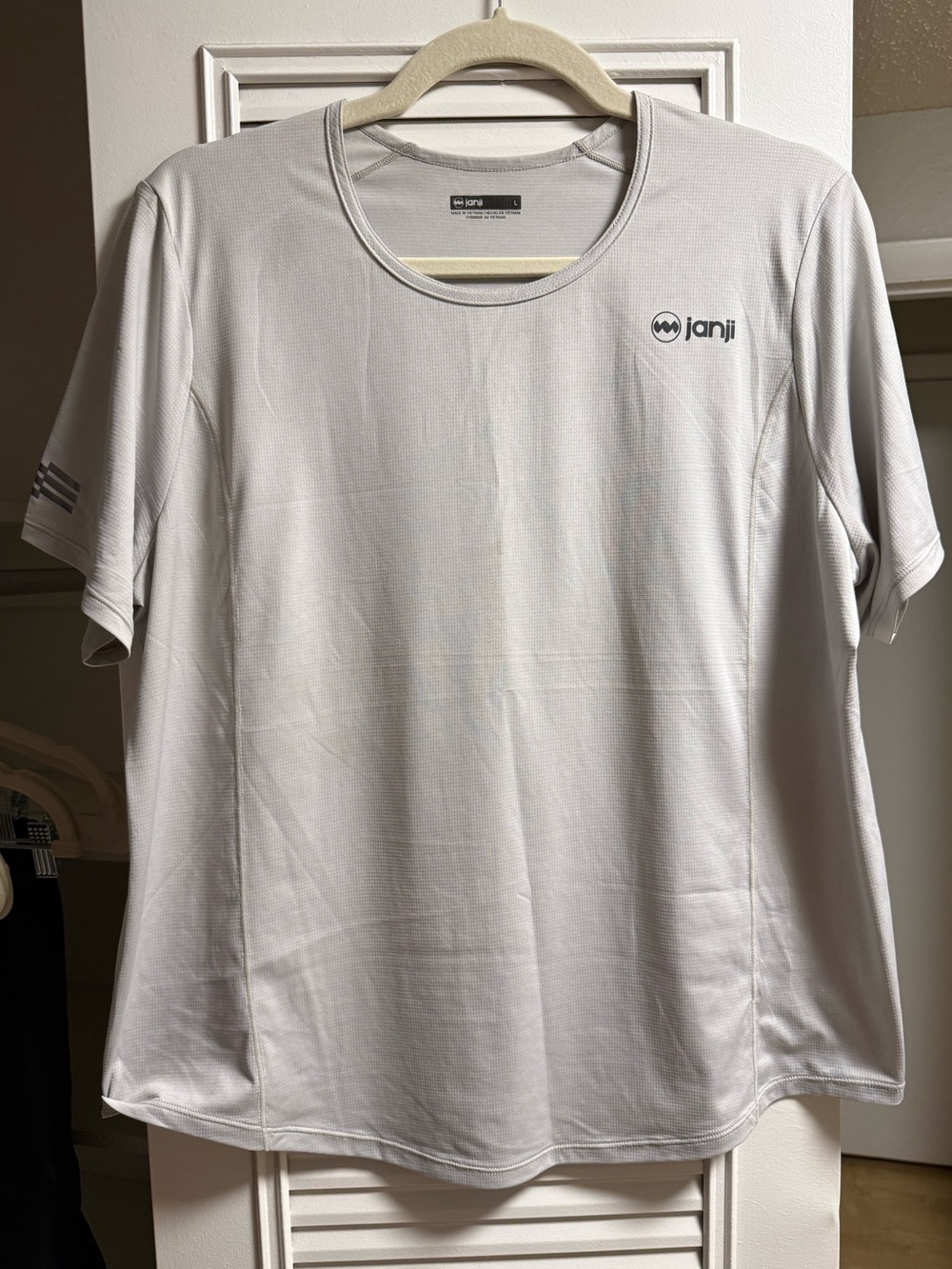 Janji Women’s Run All Day Tee in Mist Large